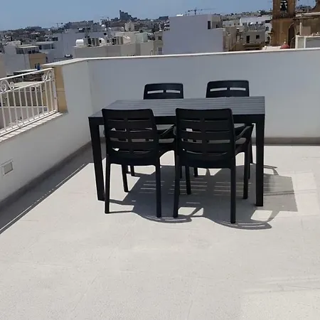 2 Bedroom Spacious Duplex Penthouse - P0010 *
